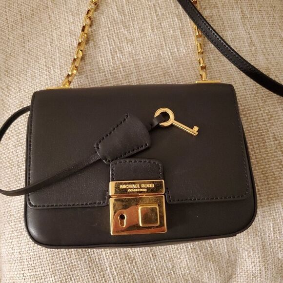 Michael Kors Gia small chain crossbody purse - Picture 7 of 8